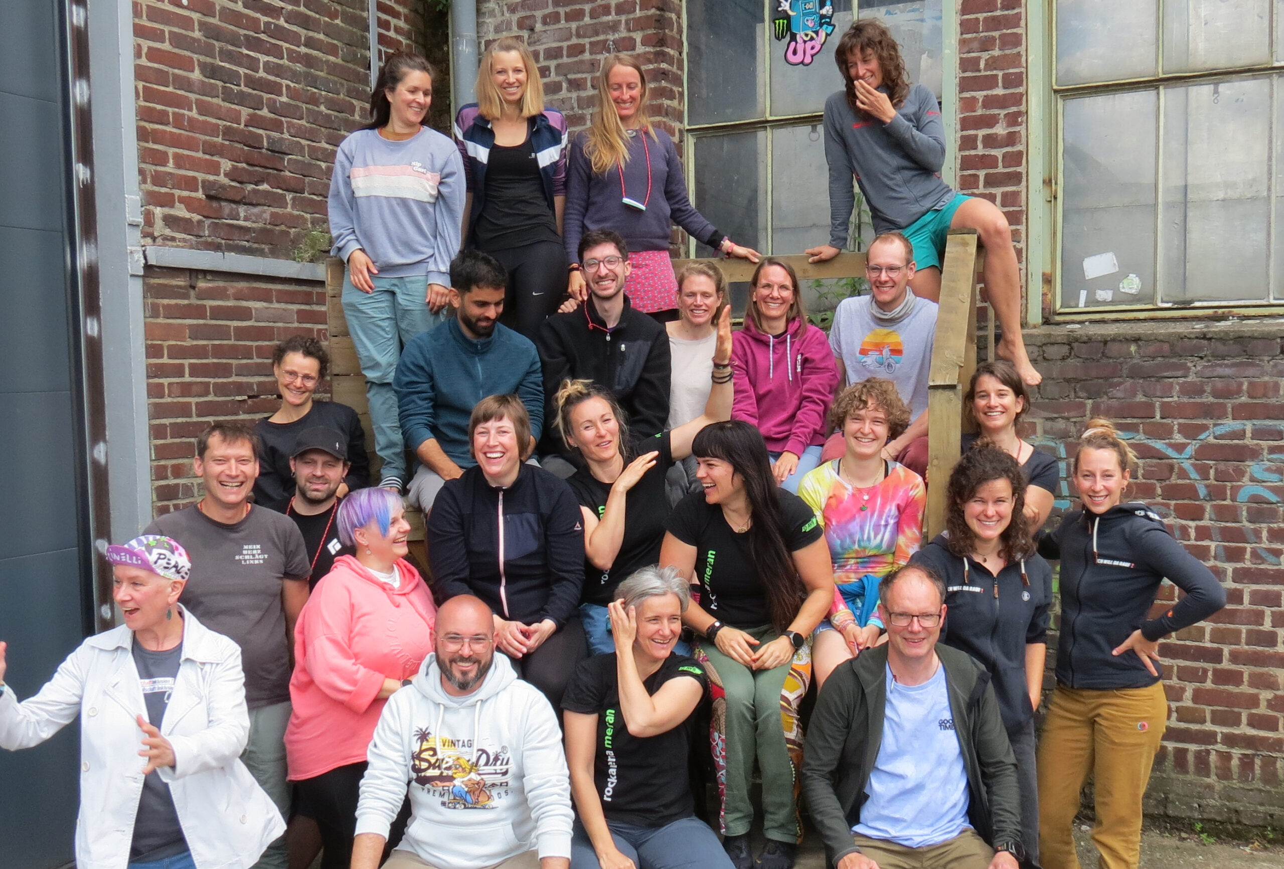 Gruppenbild der Netzwerkpartner*innen der Seilschafft Inklusion