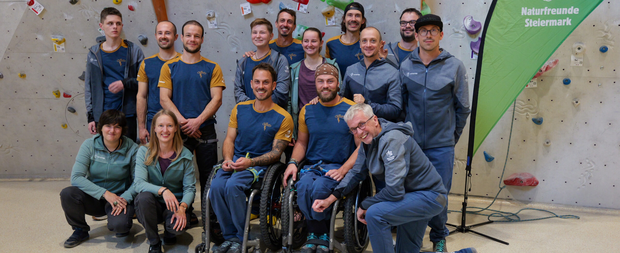 Gruppenfoto des Trainer*innen und Betreuer*innen der Naturfreunde Steiermark